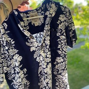 Classic navy Hawaiian tee